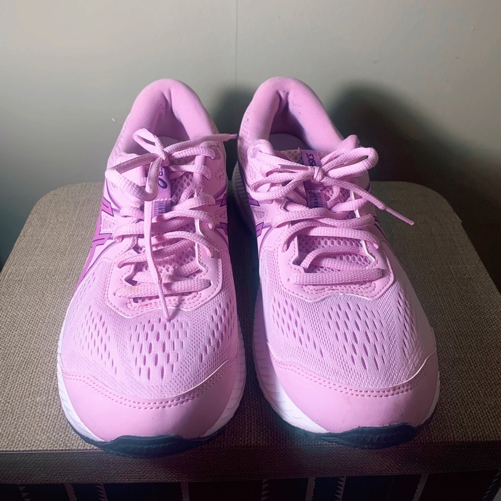 Pink ASICS 🔥 - Picture 2 of 2